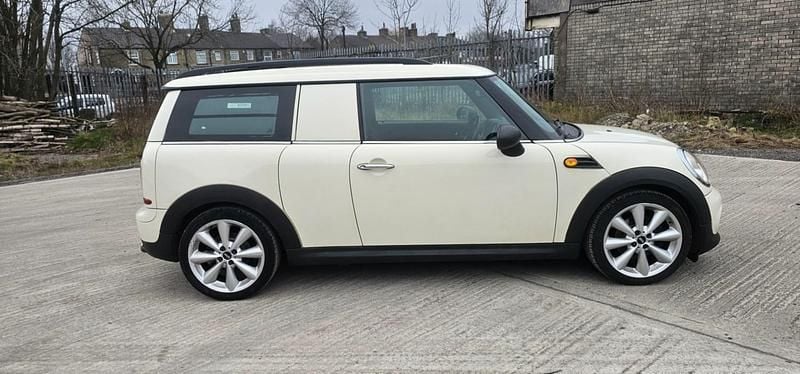 Used Mini Cooper D 2012 White Hatchback