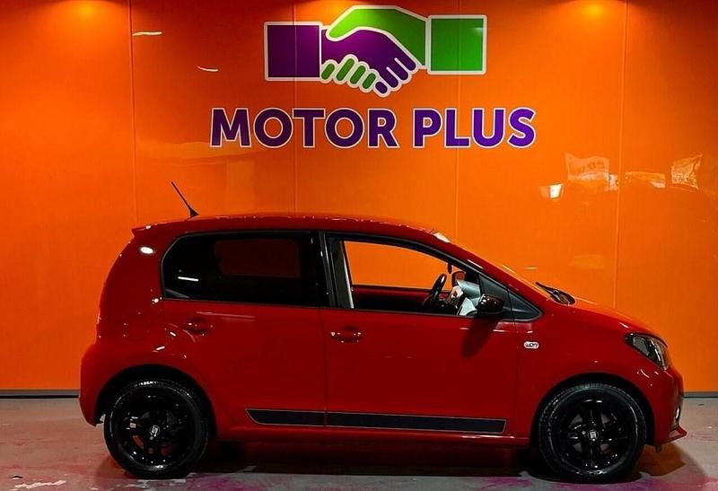 Used Seat Mii Design 60 HP (44 kW) 2018 Red Hatchback
