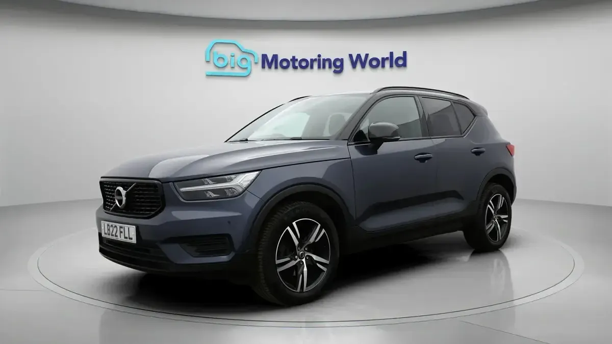Used Volvo XC40 R-Design 163 HP (119 kW) 2021 Blue SUV