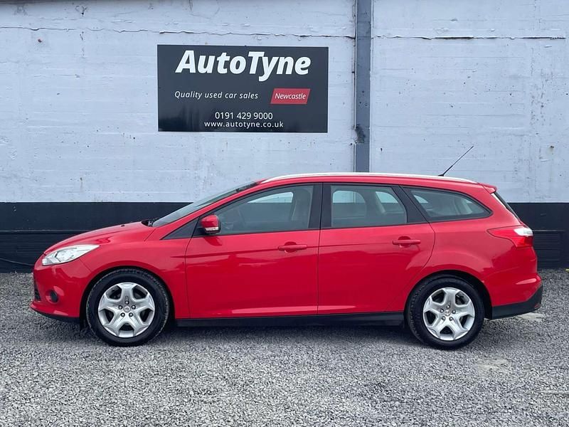 Used Ford Focus 2012 Red Estate