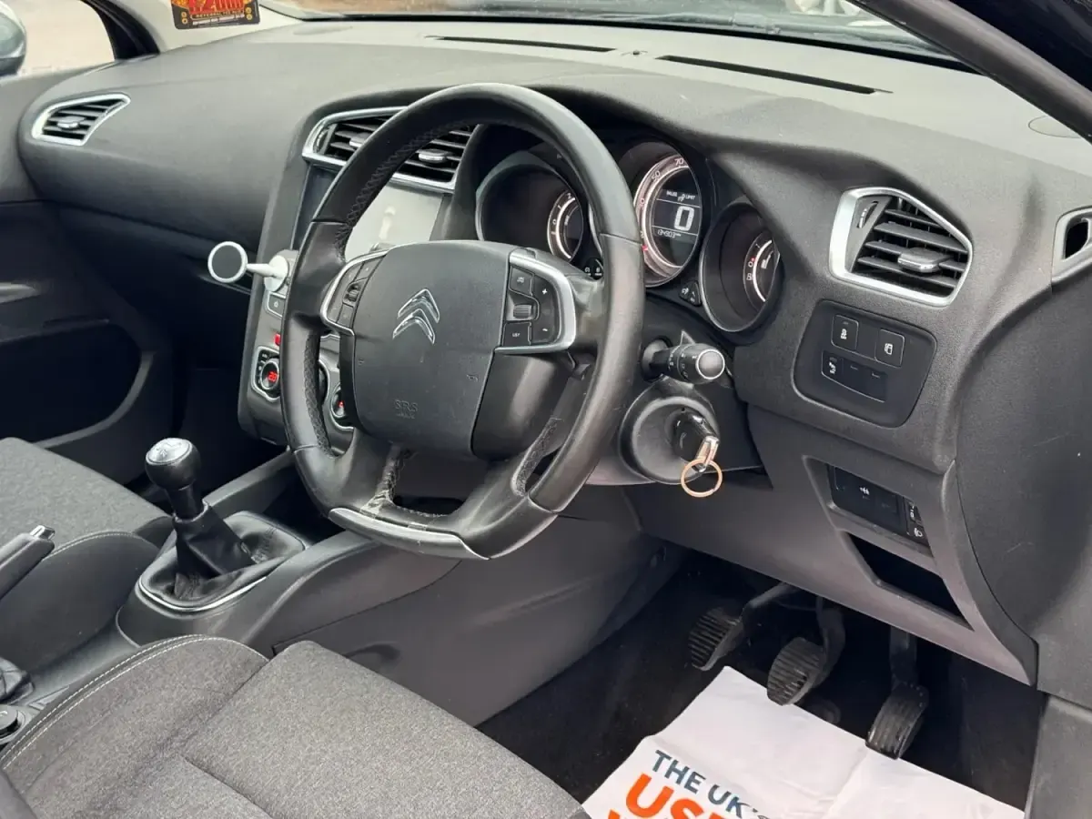 Usado Citroën C4 Flair 114 HP (83 kW) 2015 Preto Citadino