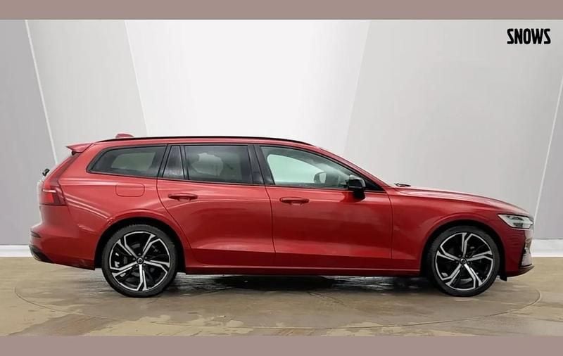 Used Volvo V60 Plus 197 HP (144 kW) 2025 Fusion red Estate