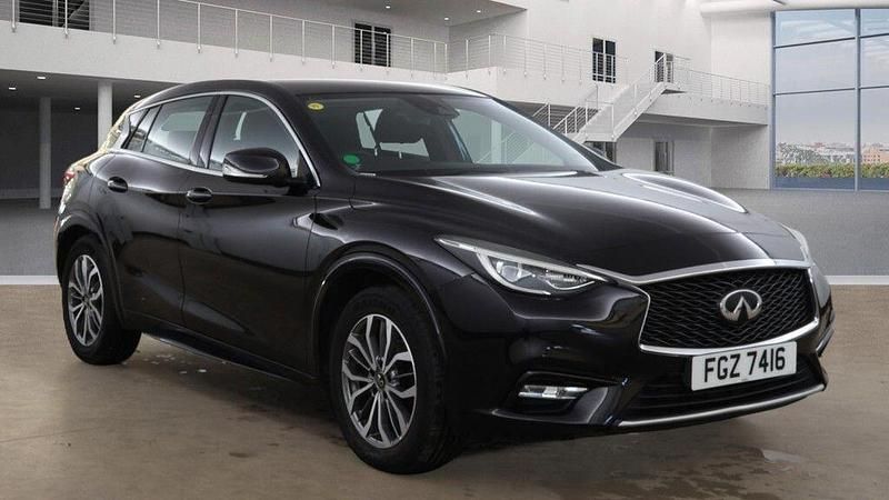 Used Infiniti Q30 109 HP (80 kW) 2017 Black Hatchback