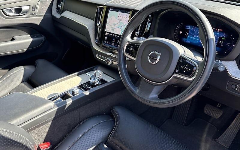 Used Volvo XC60 Inscription 455 HP (334 kW) 2021 Black SUV