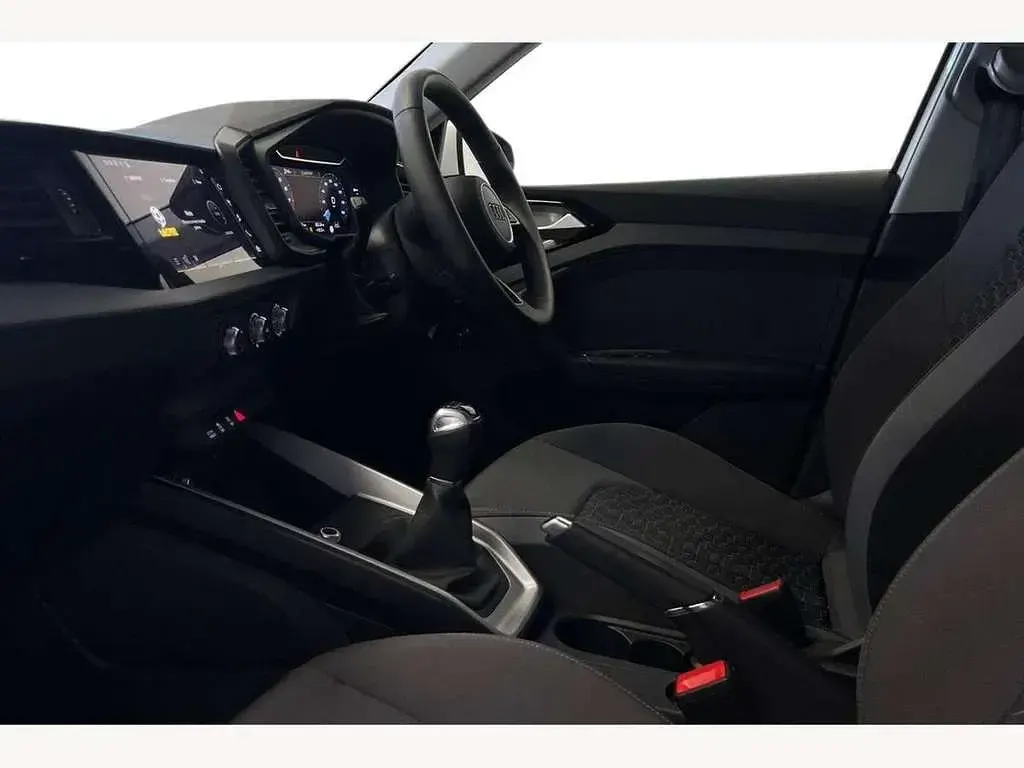 Used Audi A1 Sport 116 HP (85 kW) 2024 White SUV