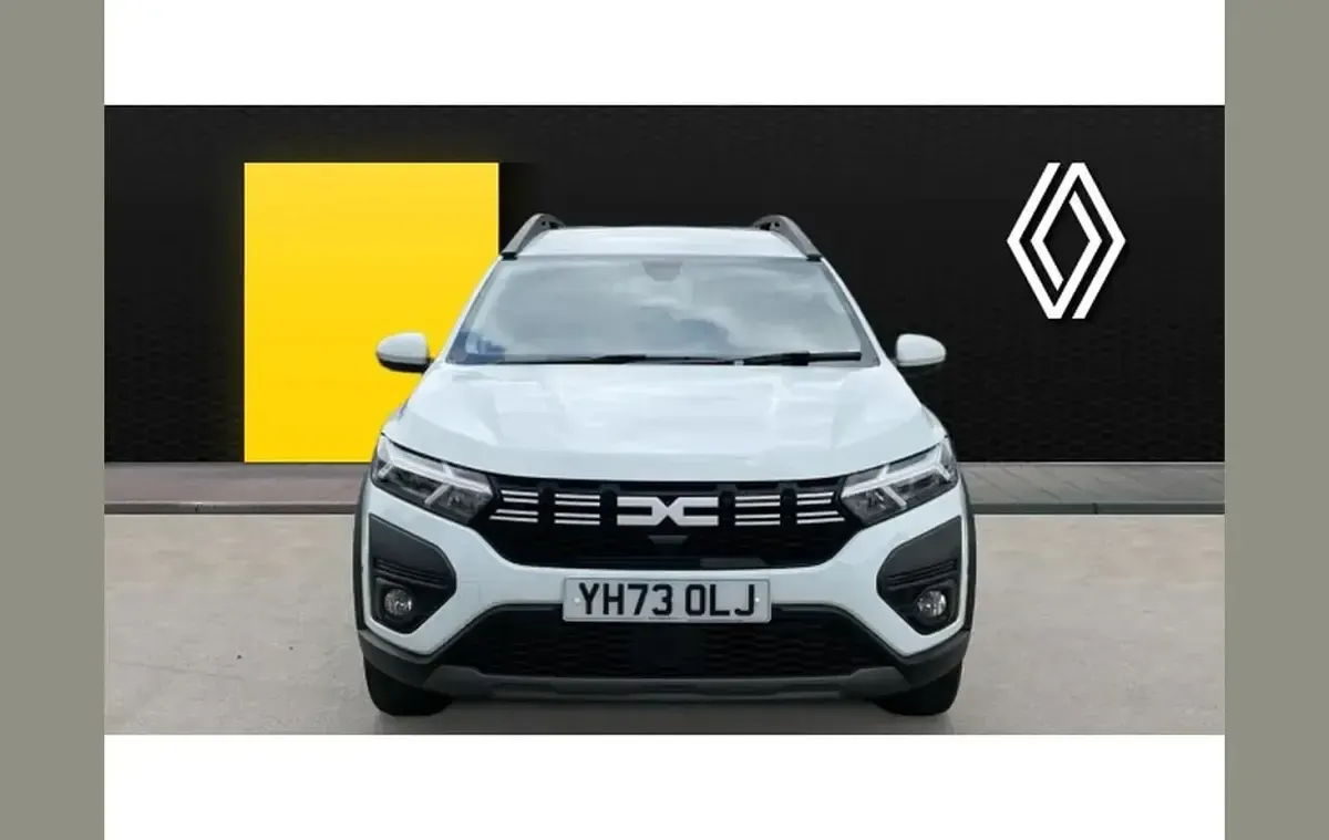 Used Dacia Jogger Expression 110 HP (80 kW) 2023 White MPV