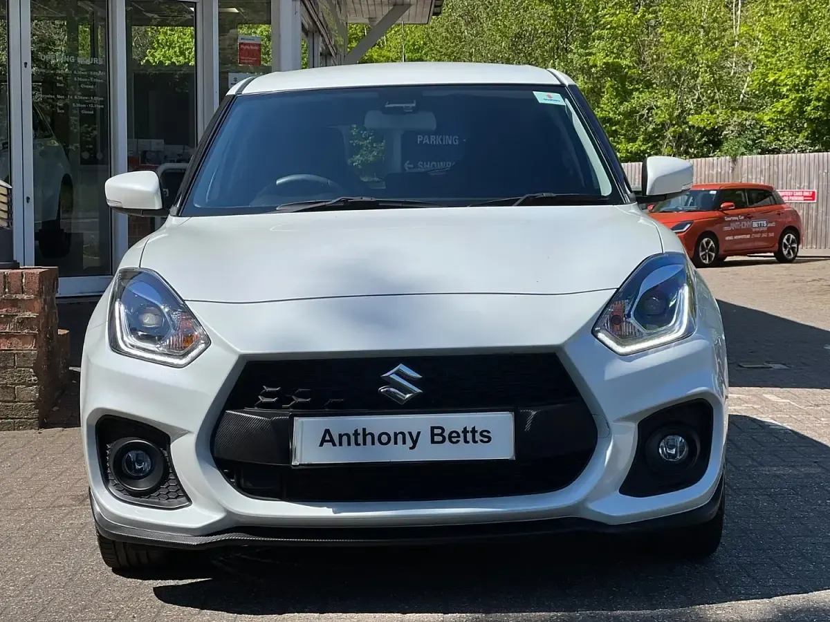Begagnad Suzuki Swift Sport 129 HK (94 kW) 2025 Vit Halvkombi