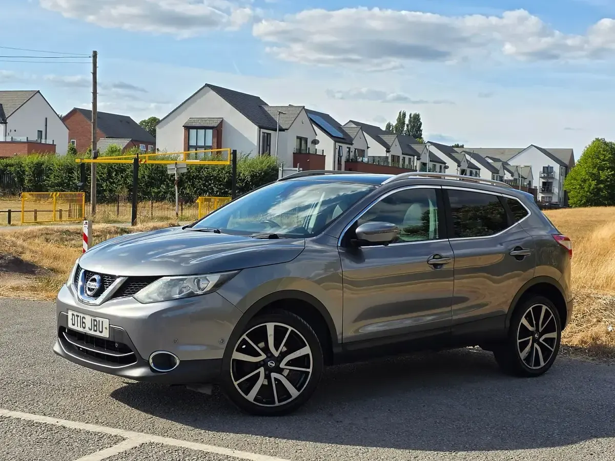 Used Nissan Qashqai S 110 HP (80 kW) 2016 Grey SUV