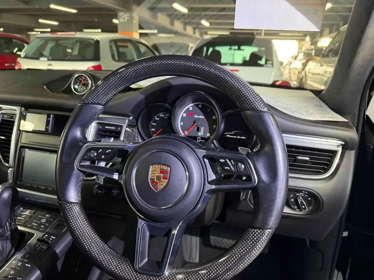 Used Porsche Macan Turbo 400 HP (294 kW) 2015 Black SUV