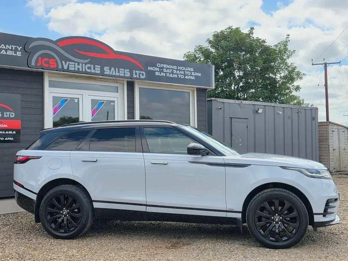 Used Land Rover Range Rover Velar R-Dynamic 236 HP (173 kW) 2018 White SUV