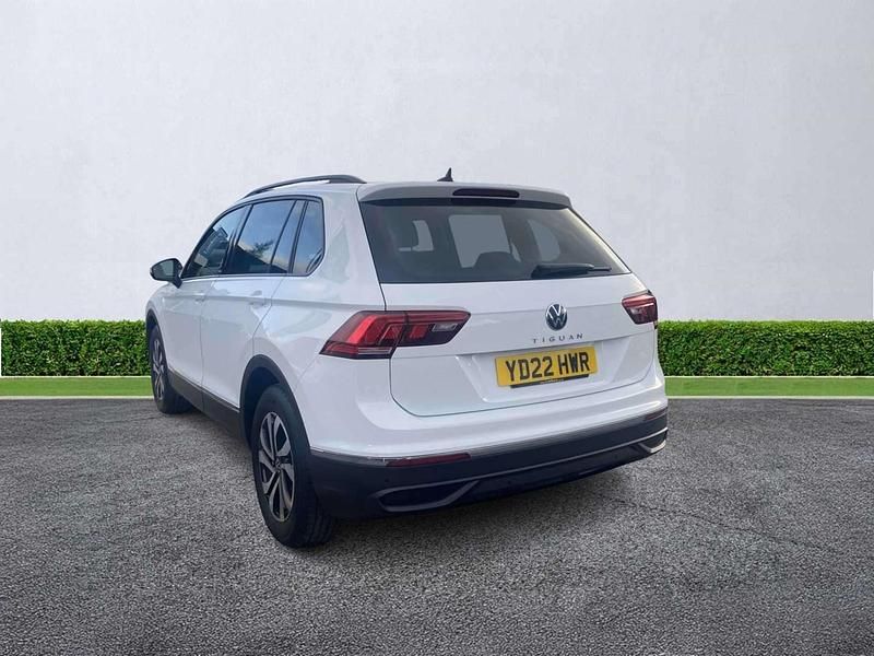 Used VW Tiguan Active 150 HP (110 kW) 2022 White SUV