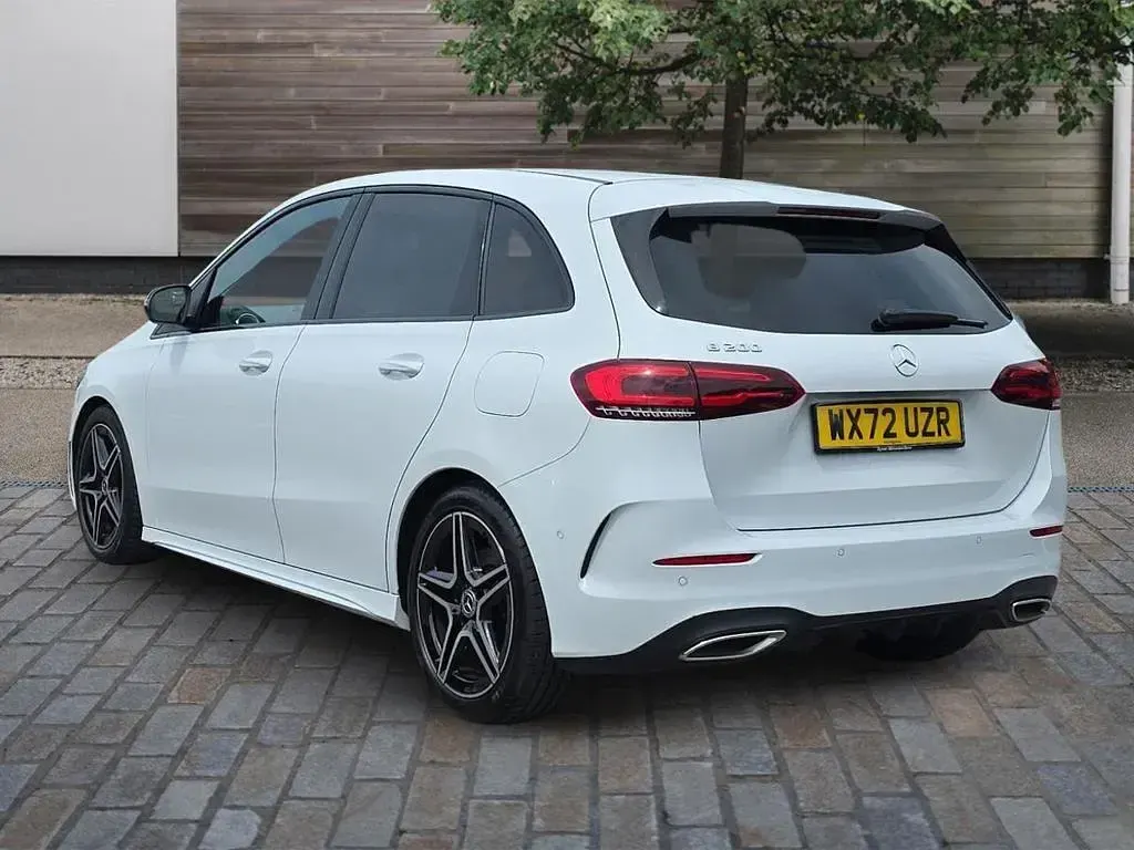Used Mercedes B200 Executive 163 HP (119 kW) 2022 White MPV