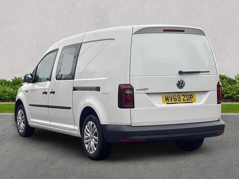 Used VW Caddy Maxi 102 HP (75 kW) 2019 White MPV