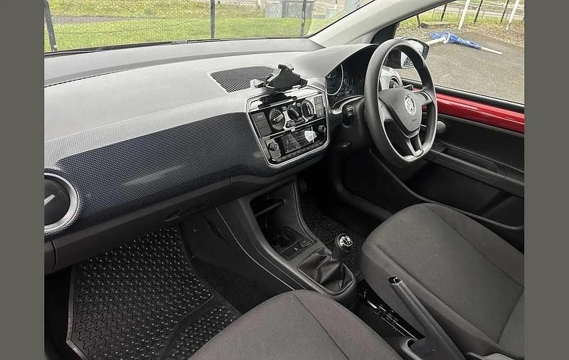 Begagnad VW up! Black Edition 65 HK (47 kW) 2022 Röd Halvkombi