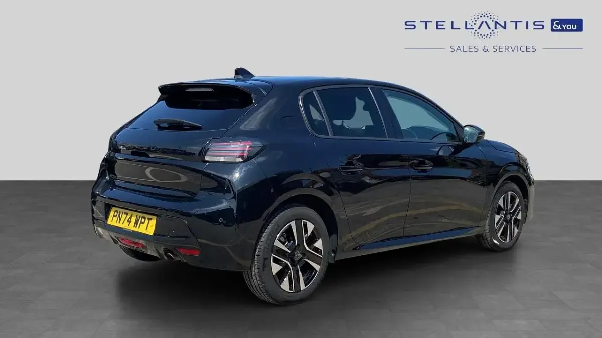 Used Peugeot 208 Allure 99 HP (72 kW) 2024 Black Hatchback