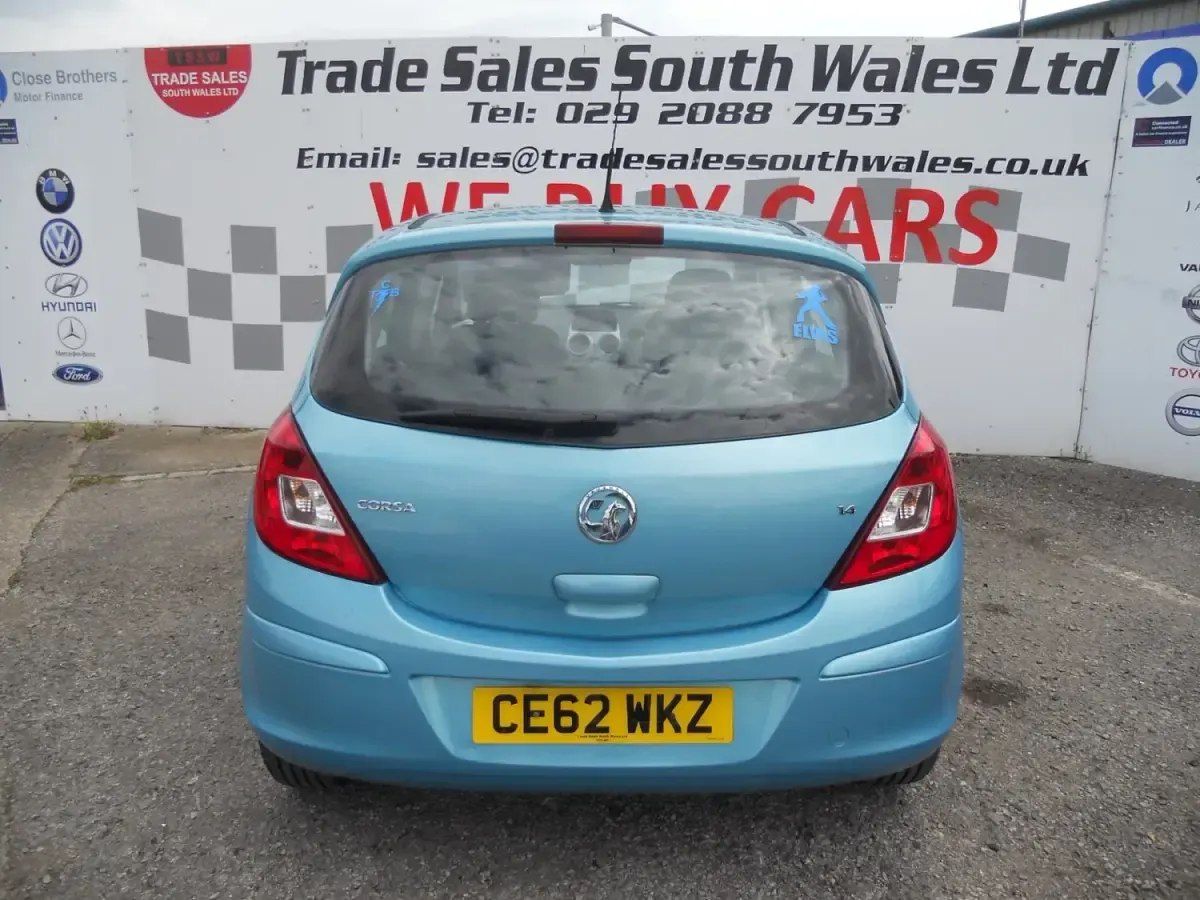 Usado Vauxhall Corsa Active 100 CV (73 kW) 2012 Azul Utilitario