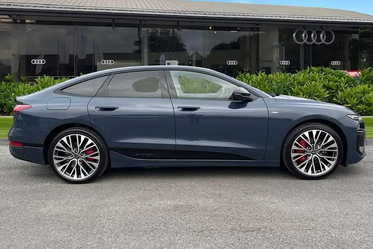 Used Audi A6 e-tron Performance 269 kW (367 HP) 2026 Blue Hatchback