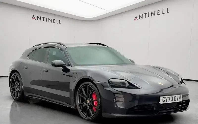 Begagnad Porsche Taycan Sport Turismo 439 kW (598 HK) 2023 Kombi