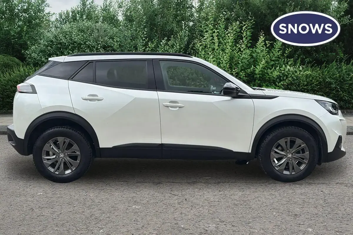 Used Peugeot 2008 Active+ 101 HP (74 kW) 2023 White SUV