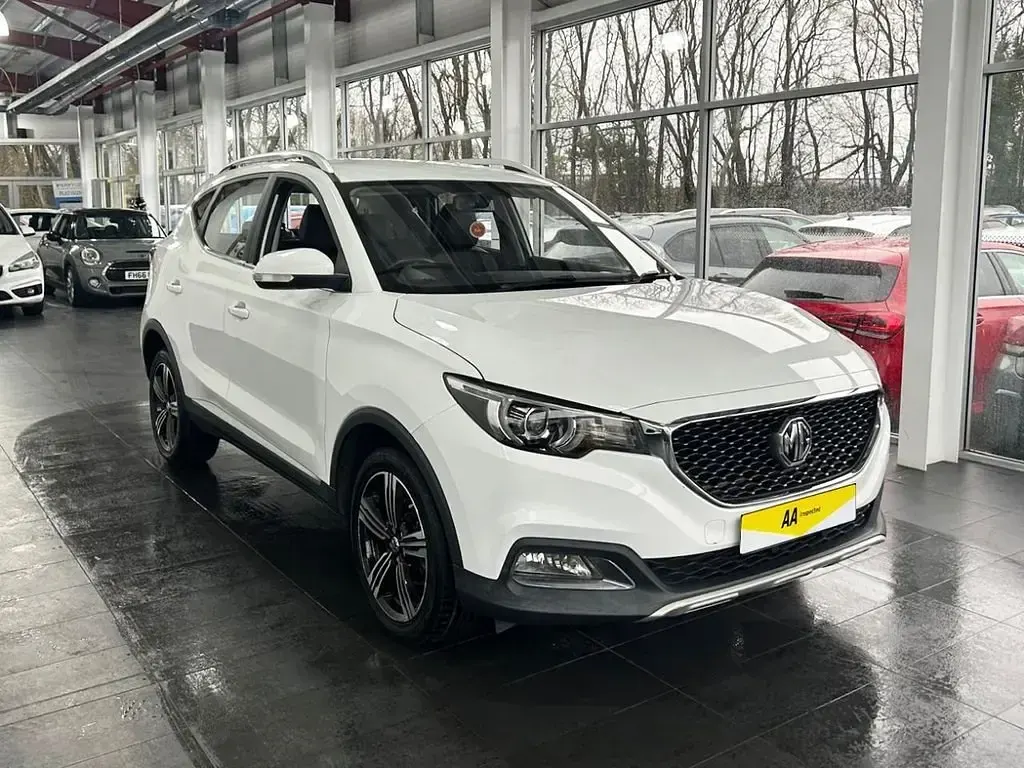 Usado MG ZS Exclusive 111 HP (81 kW) 2020 Branco SUV