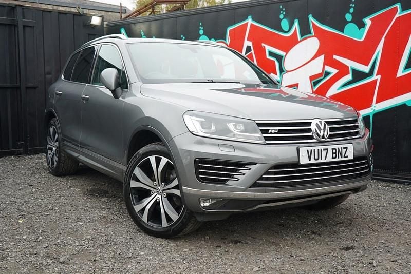 Grey Used 2017 VW Touareg R-line SUV | £14,195 (Super price) - Image 1/4