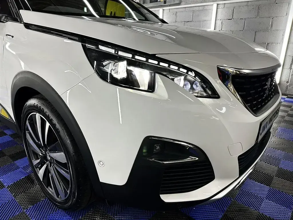 Used Peugeot 5008 Premium 2020 White SUV