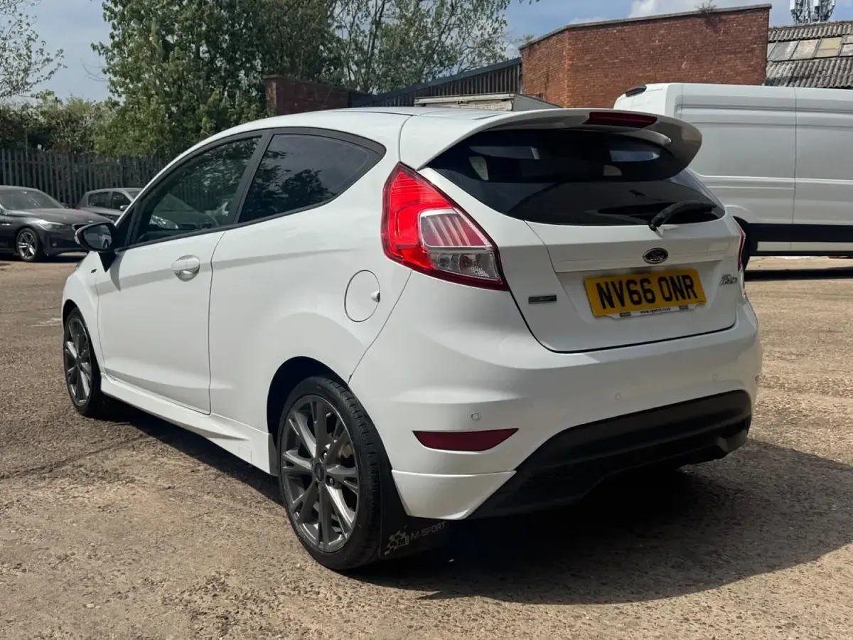 Used Ford Fiesta ST-Line 140 HP (102 kW) 2017 White Hatchback