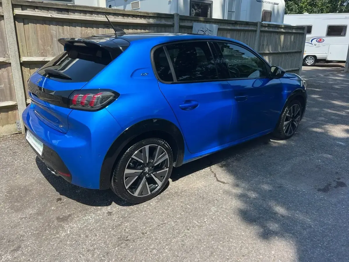 Used Peugeot 208 GT-line 100 HP (73 kW) 2022 Blue Hatchback