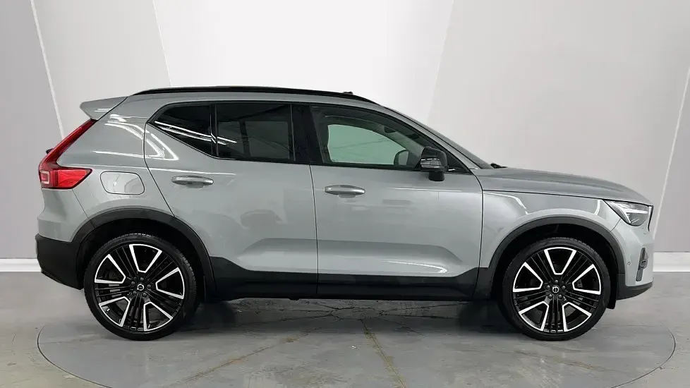 Usado Volvo XC40 Ultra 2025 Gris SUV