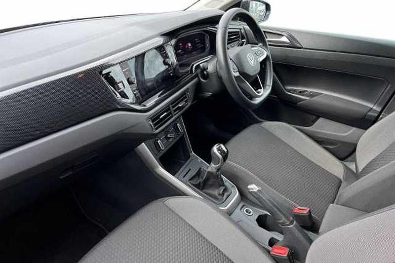 Used VW Polo Life 80 HP (58 kW) 2022 Black Hatchback