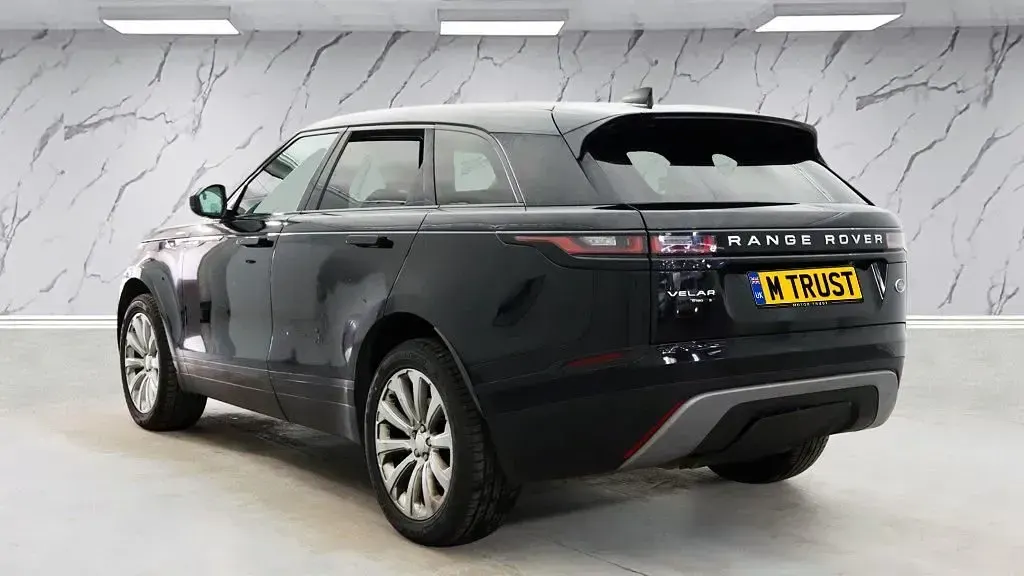 Used Land Rover Range Rover Velar S 180 HP (132 kW) 2018 Black SUV