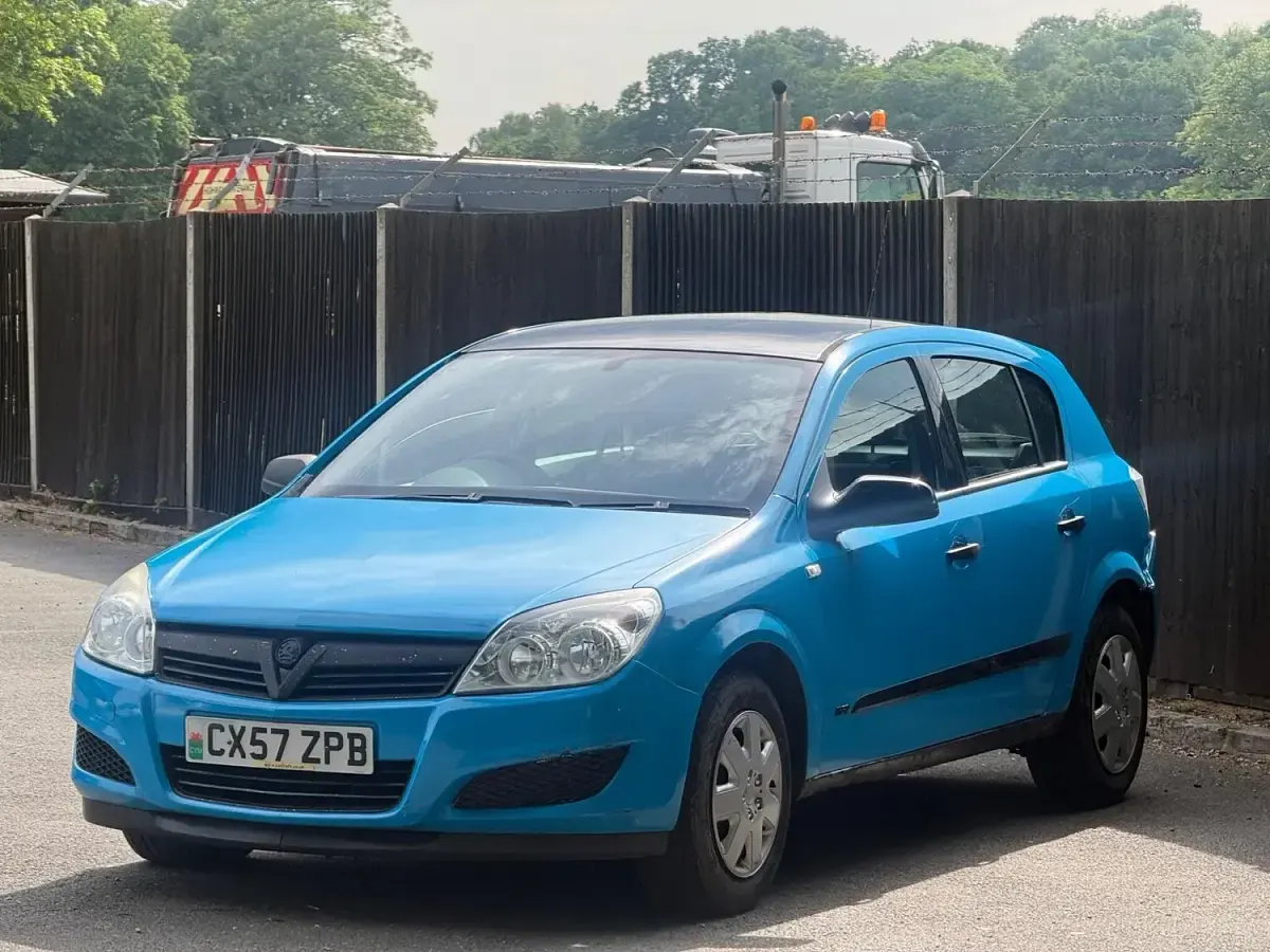Used Vauxhall Astra 2007 Blue Hatchback
