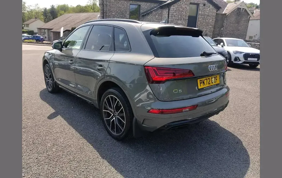 Used Audi Q5 Comfort 200 HP (147 kW) 2022 Grey SUV