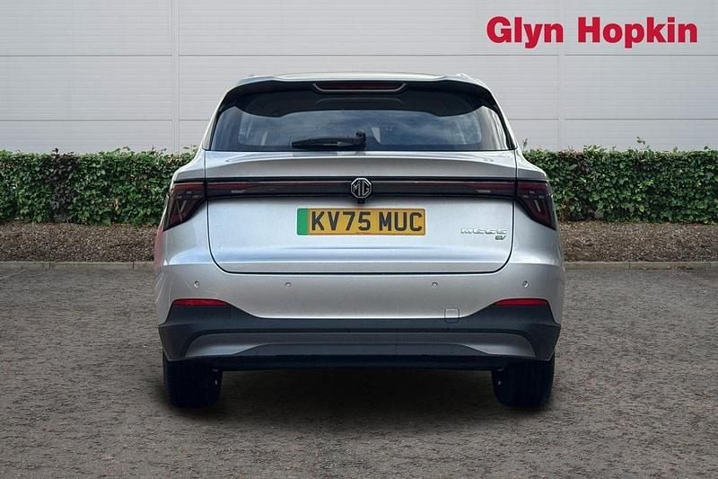 New MG MG5 EV SE 114 kW (156 HP) 2025 Silver Estate