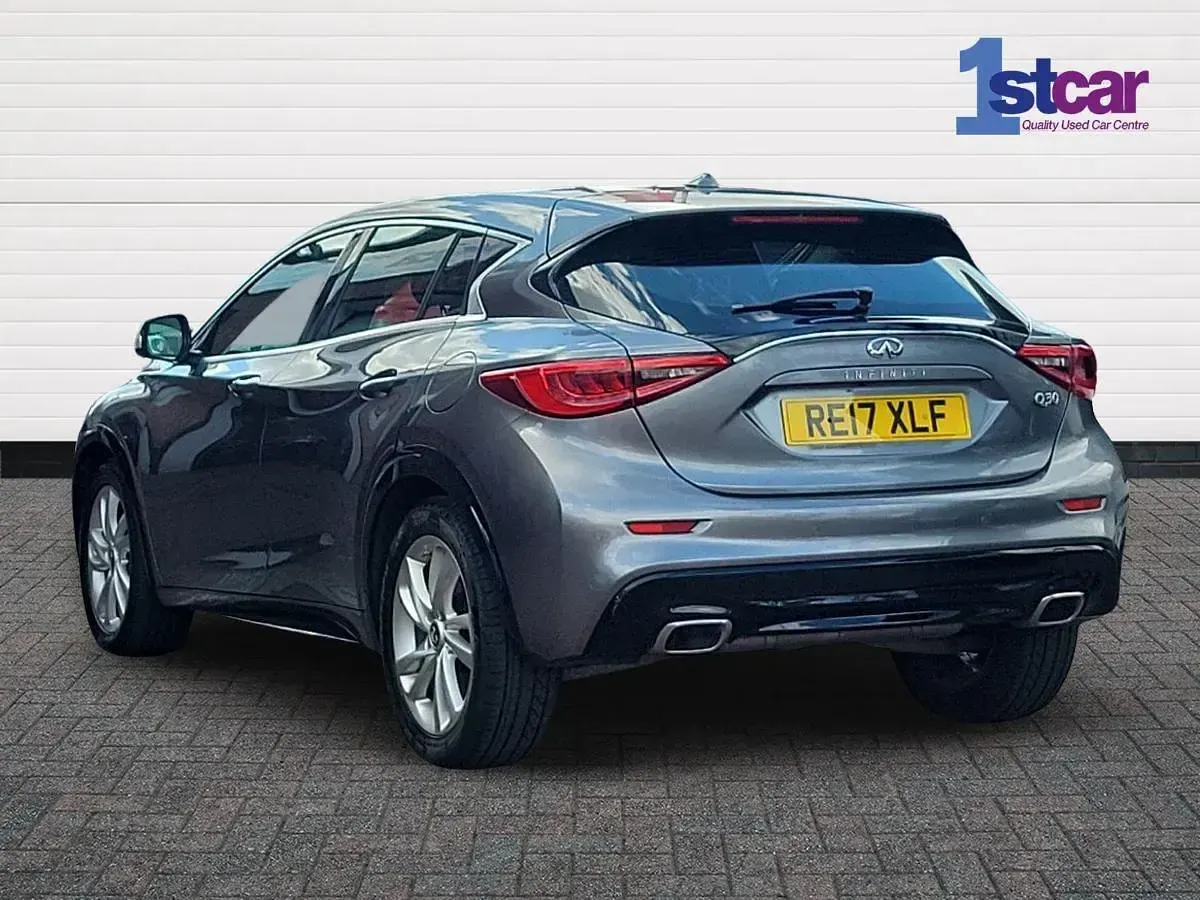 Used Infiniti Q30 Premium 109 HP (80 kW) 2017 Grey Hatchback