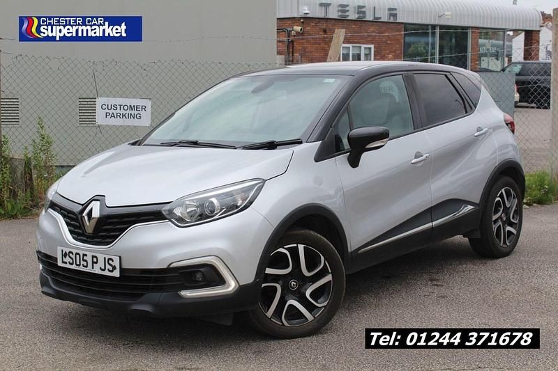 Silver/black Used 2019 Renault Captur Iconic SUV | £8,900 (Fair price) - Image 1/3