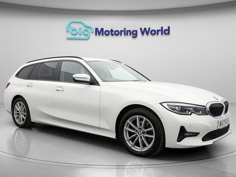 White Used 2021 BMW 320 Estate | £21,500 (Super price) - Image 1/4
