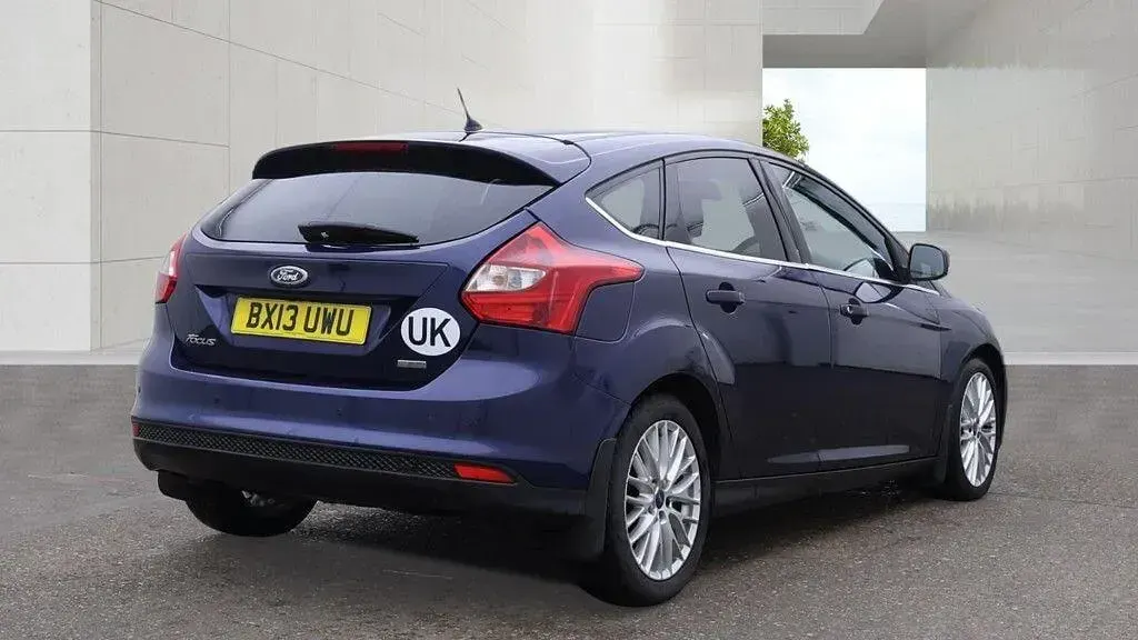 Used Ford Focus Zetec 2013 Blue Hatchback