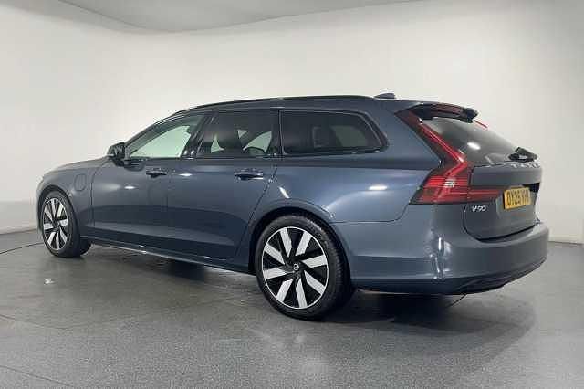 Used Volvo V90 Plus 345 HP (253 kW) 2025 Blue Estate