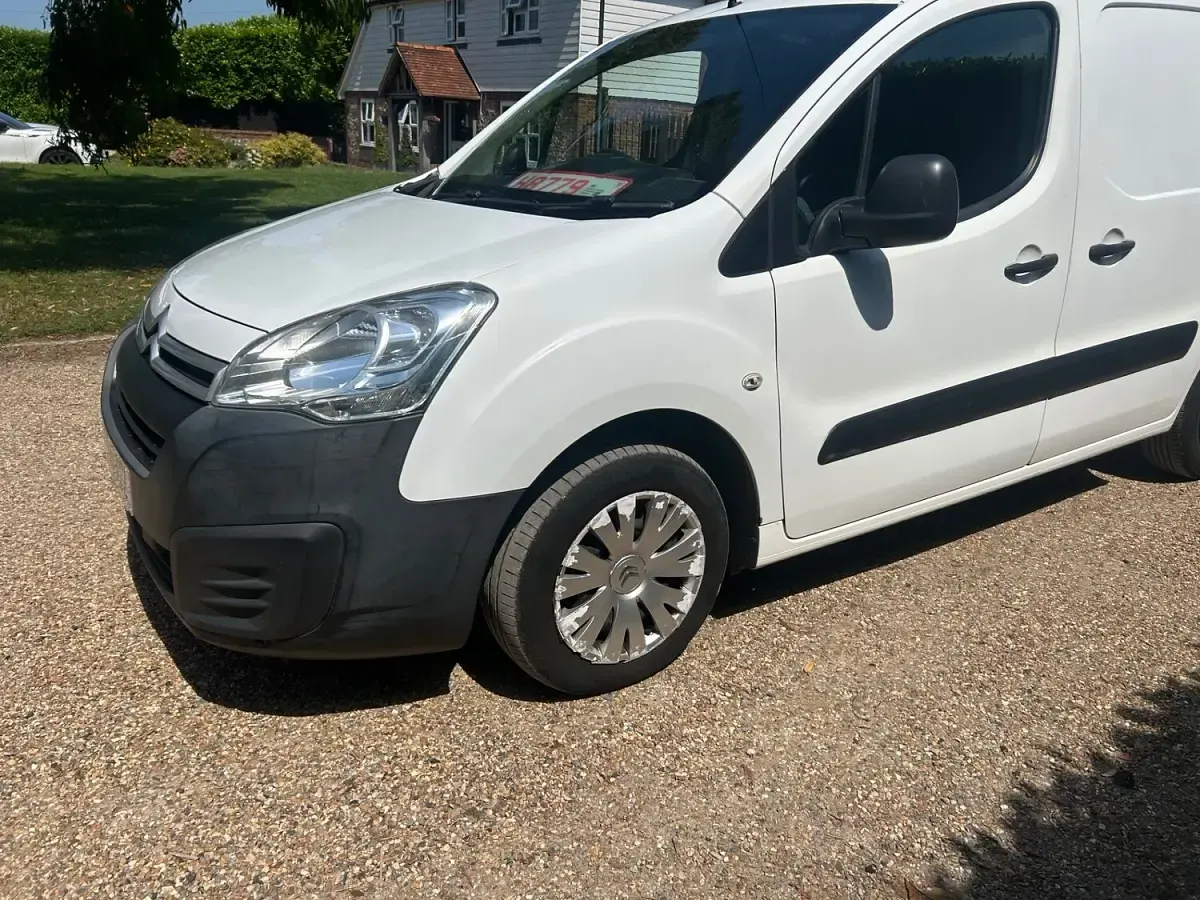 Used Citroën Berlingo 75 HP (55 kW) 2015 White MPV