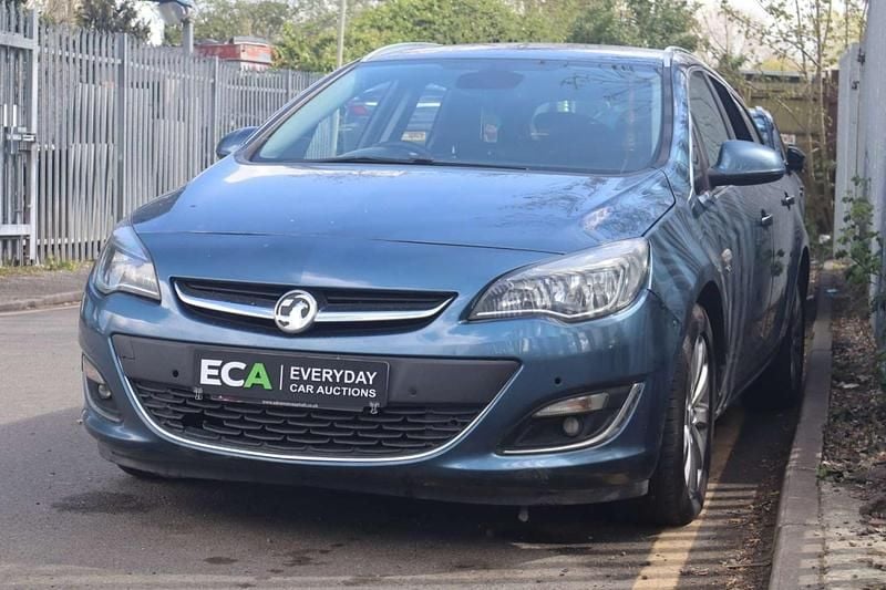 Used Vauxhall Astra Elite 136 HP (100 kW) 2016 Blue Estate