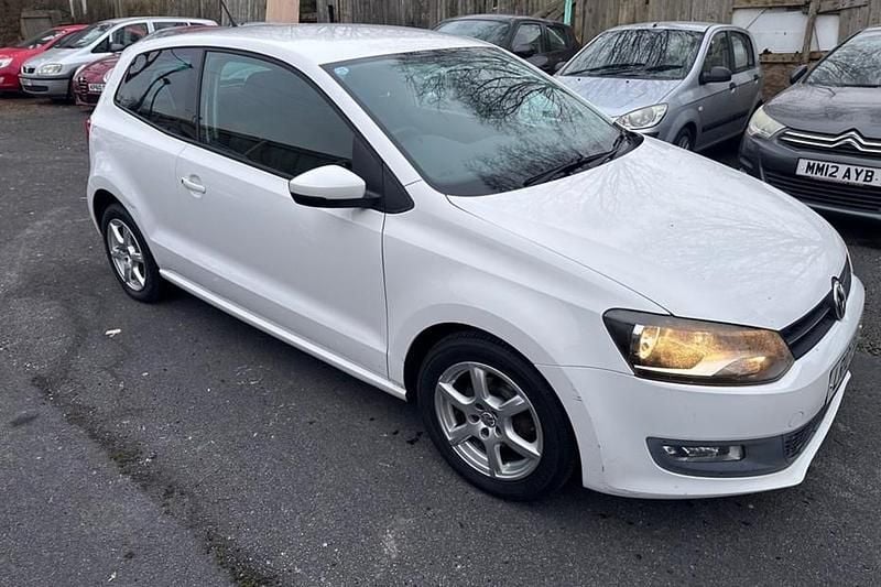 Used VW Polo 70 HP (51 kW) 2010 White Hatchback