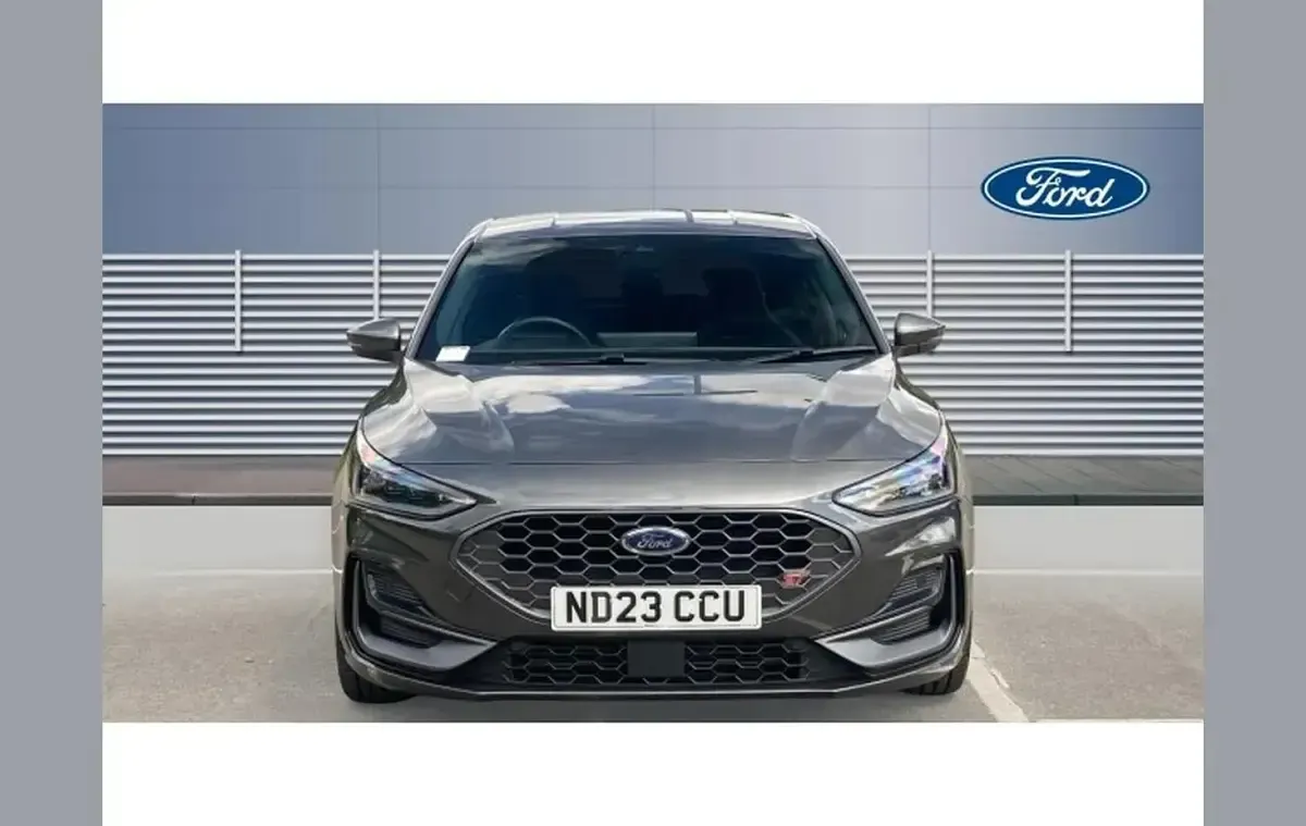 Used Ford Focus ST 276 HP (202 kW) 2023 Grey Hatchback