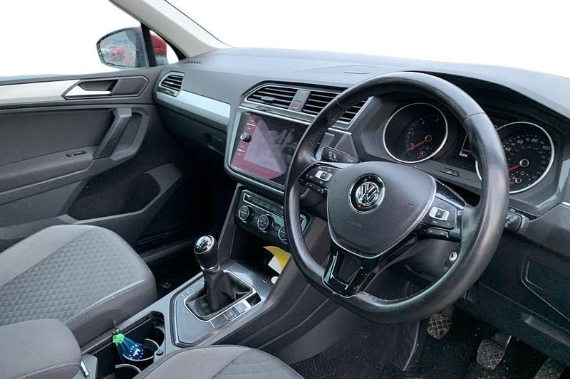 Used VW Tiguan SE 150 HP (110 kW) 2018 Red SUV