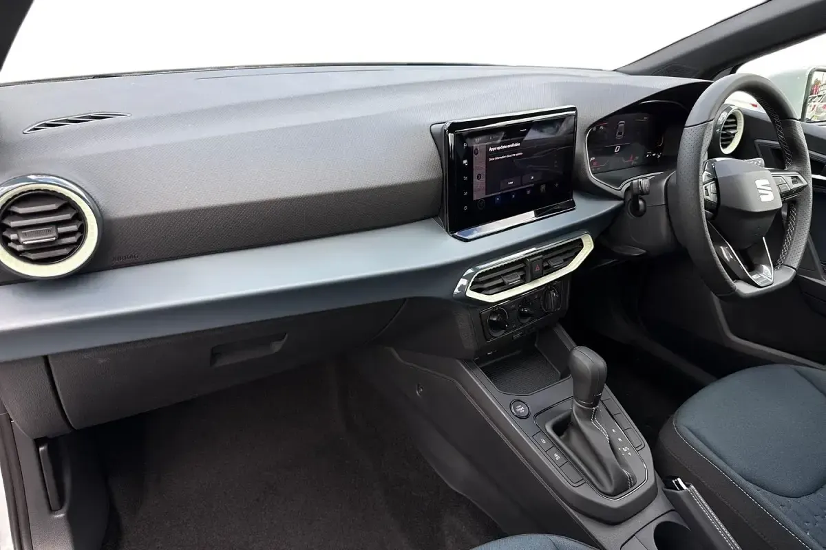 Ny Seat Ibiza SE Technology 115 HK (84 kW) 2026 Vit Halvkombi