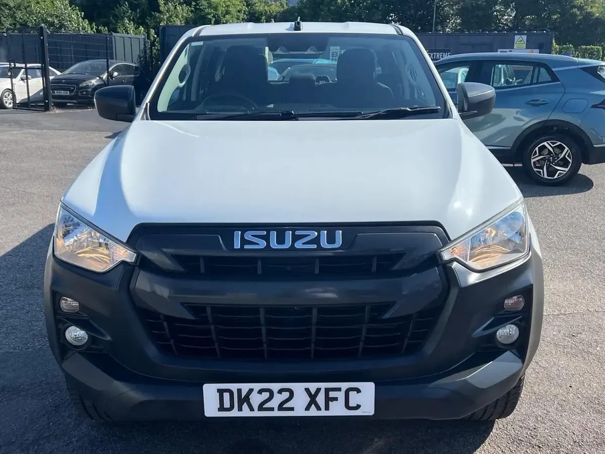 Used Isuzu D-Max 163 HP (119 kW) 2022 White Pickup