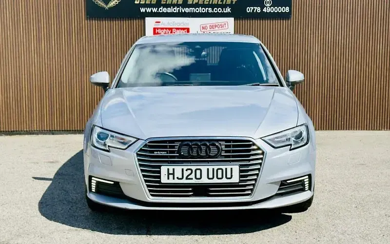 Usado Audi A3 e-tron 204 CV (150 kW) 2020 Plateado Utilitario