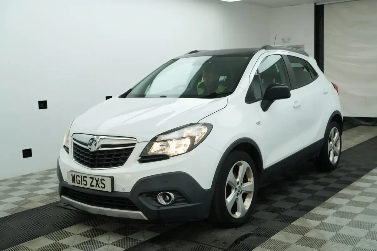 Used Vauxhall Mokka 140 HP (102 kW) 2015 White SUV
