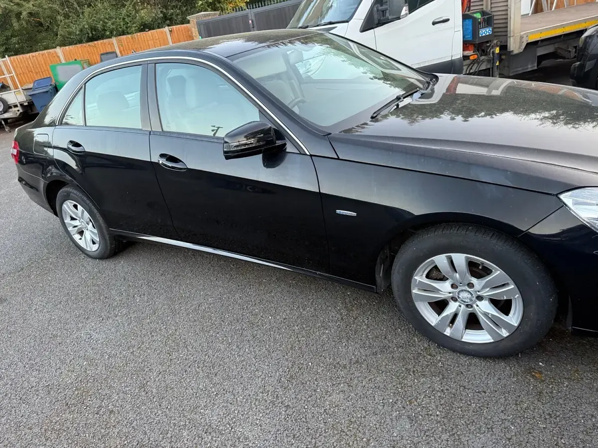 Used Mercedes E220 SE 2010 Black Sedan