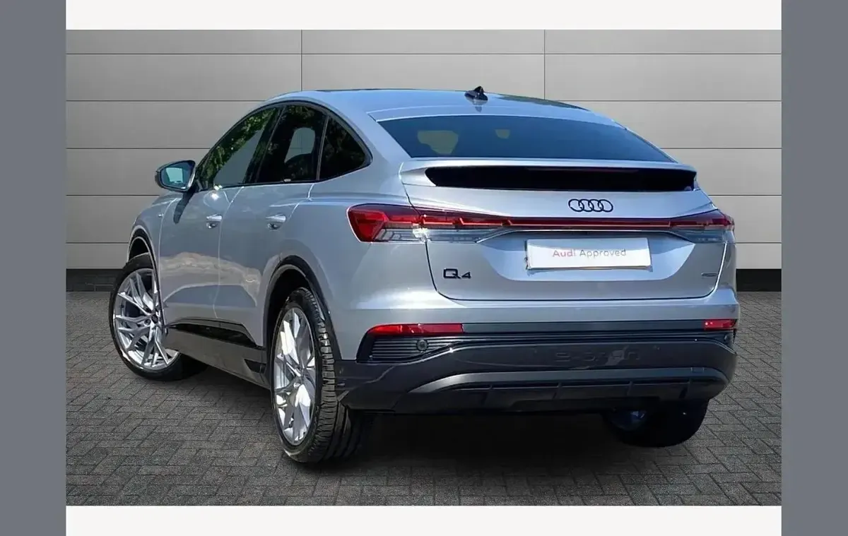 New Audi Q4 e-tron Black Edition 250 kW (340 HP) 2026 Silver SUV